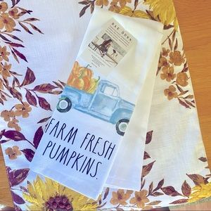 NWT Rae Dunn Farm Fresh Pumpkins Kitchen Towels